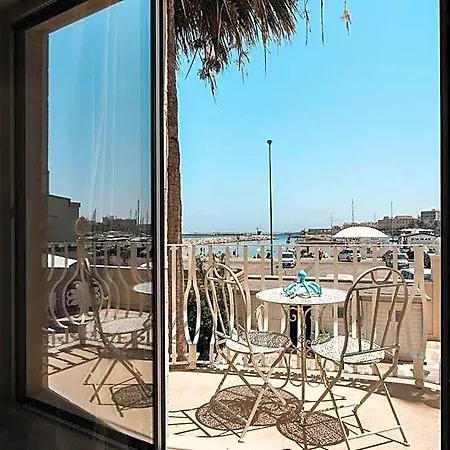 Marina Homes Standard 1 * Syracuse
